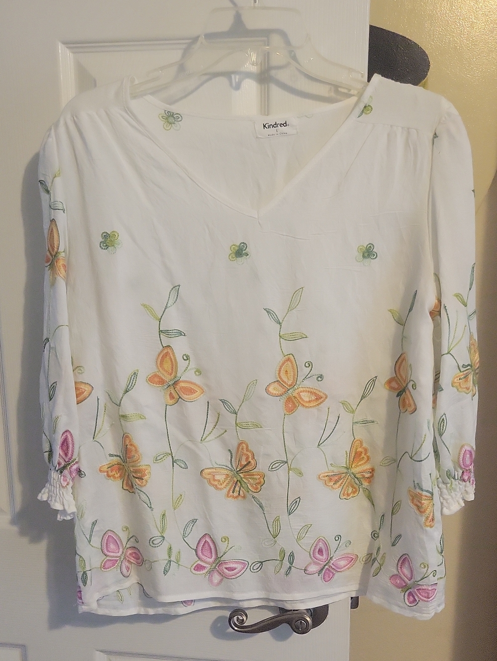 Kindred SzLg White Butterfly Embroidered V-Neck Sheer Light Tunic